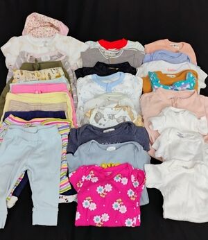 Baby Girl Newborn 0-3 Months Outfits Clothes Lot Of 30 Carters, Mixed Brands